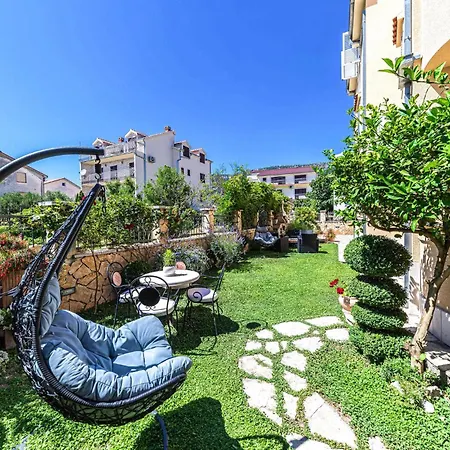 Cozy In Kastel Kambelovac With Kitchen Apartment *