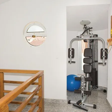 Cozy In Kastel Kambelovac With Kitchen *